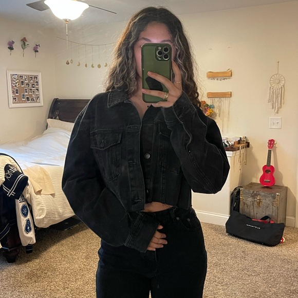 H&M Cropped Black Denim Jacket - Picture 2 of 6